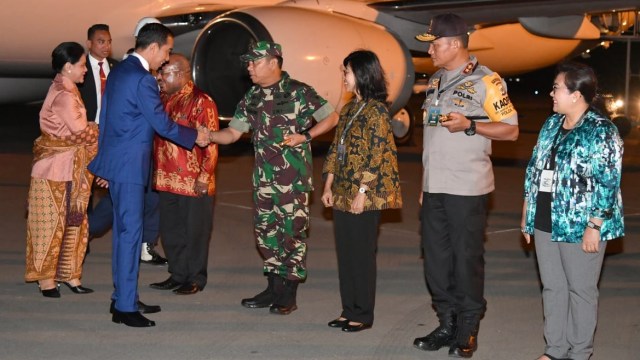 Presiden Joko Widodo tiba di Merauke. (Foto: Dok. Biro Setpres)