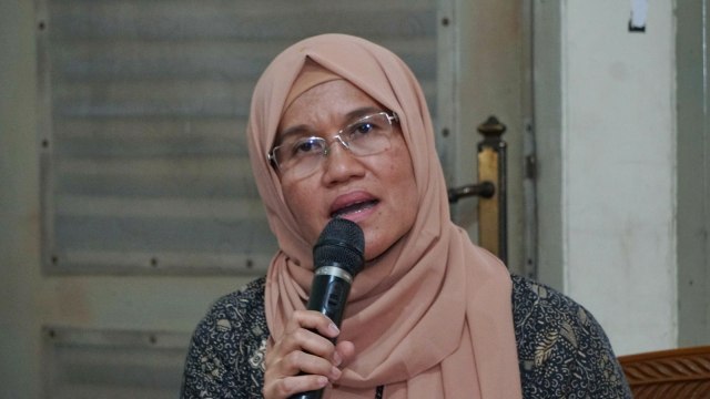 Ketua Komnas Perempuan Azriana R. Manalu dalam konferensi pers Jangan Penjarakan Korban Kekerasan Seksual di LBH Pers, Jakarta, Jumat (16/11). (Foto: Nugroho Sejati/kumparan)