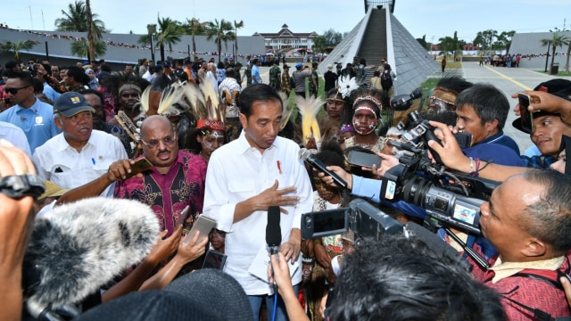 Jokowi, Iriana, Monumen Kapsul Waktu, Merauke, Papua