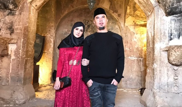 Mulan Jameela dan Ahmad Dhani di Palestina. (Foto: Instagram/@mulanjameela1)