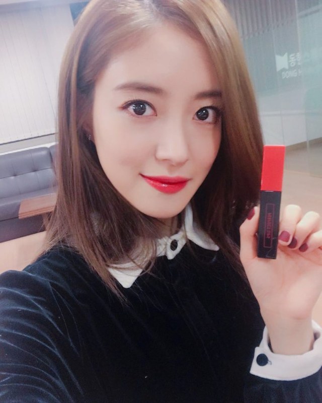 Tony Moly Shocking Lips 02 Red (Foto: IG: @seyoung_10)
