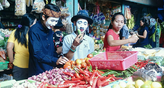 11 Tahun Kelompok Pantomim Bandung Dirayakan di Pasar Cihapit (1)
