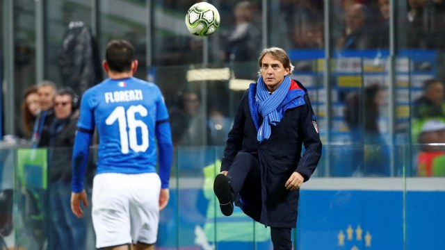 Roberto Mancini saat Italia menghadapi Portugal di ajang UEFA Nations League A. (Foto: REUTERS/Alessandro Garofalo)