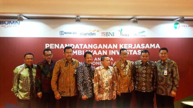 MoU Pembiayaan Investasi PT Pelindo I dengan sindikasi Bank Mandiri, BRI, BNI dan PT Prima Multi Terminal dengan PT SMI. (Foto: Nicha Muslimawati/kumparan)