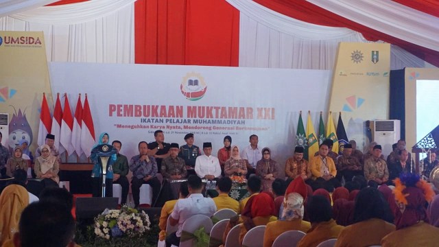 Jokowi dan Iriana hadiri Muktamar ke-21 Ikatan Pelajar Muhammadiyah di Sidoarjo, Senin (19/11/2018). (Foto: Yudhistira Amran Saleh/kumparan)