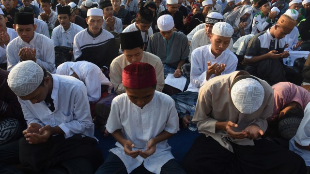 Suasana peringatan Maulid Muhammad SAW di Lapangan Monas, Jakarta, Selasa (20/11/2018). (Foto: ANTARA FOTO/Indrianto Eko Suwarso)