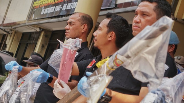 Konferensi pers kasus penganiayaan di Polres Jakarta Barat, Selasa (20/11). (Foto: Jamal Ramadhan/kumparan)