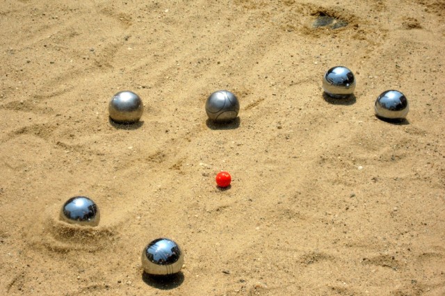Bola yang digunakan untuk olahraga Petanque (Foto: flickr)