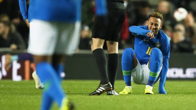 Neymar mengalami cedera saat bela Brasil. (Foto: Reuters/Andrew Boyers)