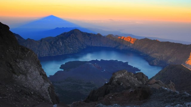 Gunung Rinjani, Lombok, Nusa Tenggara Barat. (Foto: Dok. Doddy Wiraseto)