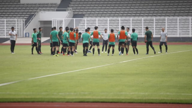 Sesi latihan Timnas Indonesia jelang hadapi Filipina di Stadion Madya, Senayan, Jakarta Pusat.  (Foto: Alan Kusuma/kumparan)