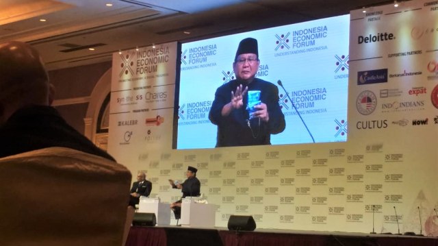 Prabowo menjadi pembicara dalam Indonesia Ekonomi Forum. (Foto: Paulina Herasmaranindar/kumparan)