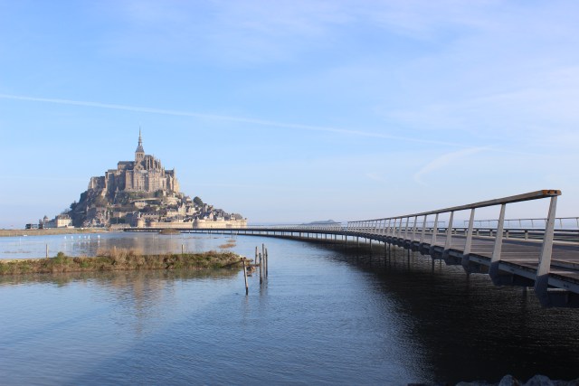 The Jetty to Mont-Saint-Michel (Foto: Wikimedia Commons)