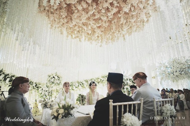 Pernikahan Baim Wong dan Paula Verhoeven (Foto: Instagram @weddingku/@davidsalimphotography)