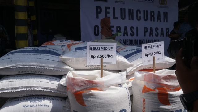 Operasi Pasar Induk Beras Cipinang. (Foto: Irfan Adi Saputra/kumparan)