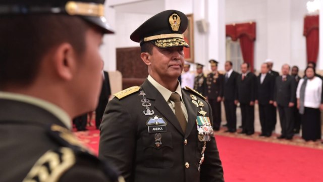 Jenderal TNI Andika Perkasa saat dilantik Presiden Jokowi menjadi KSAD di Istana Merdeka, Jakarta, Kamis (22/11/2018). (Foto: Dok. Biro Pers Setpres)