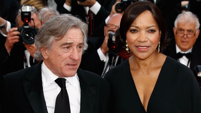 Robert De Niro bersama istrinya. (Foto: Getty Images/Andreas Rentz)