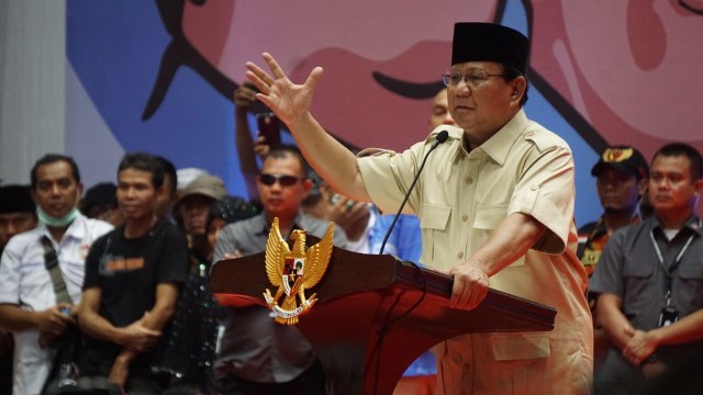 Prabowo Subianto di acara pembekalan relawan Prabowo-Sandi di Istora Senayan, Kamis (22/11). (Foto: Iqbal Firdaus/kumparan)