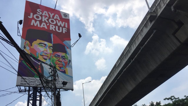Baliho Jokowi-Ma’ruf Amin di Kebayoran Baru, Jakarta Selatan. (Foto:  Mirsan Simamora/kumparan)