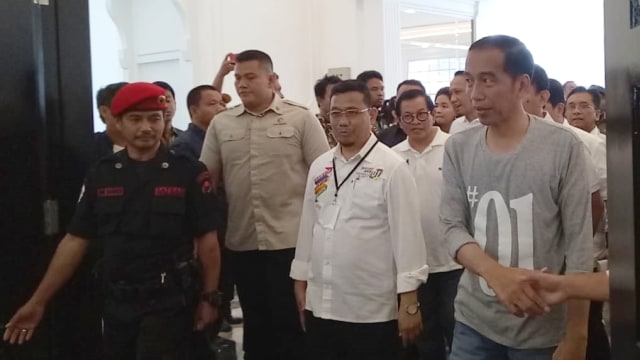 Capres Jokowi hadiri Raker TKD Lampung di Graha Wangsa, Bandar Lampung. (Foto: Jihad Akbar/kumparan)