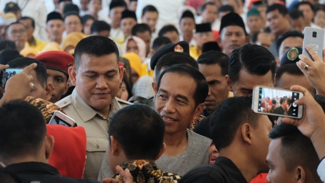 Capres Jokowi hadiri Raker TKD Lampung di Graha Wangsa, Bandar Lampung. (Foto: Jihad Akbar/kumparan)