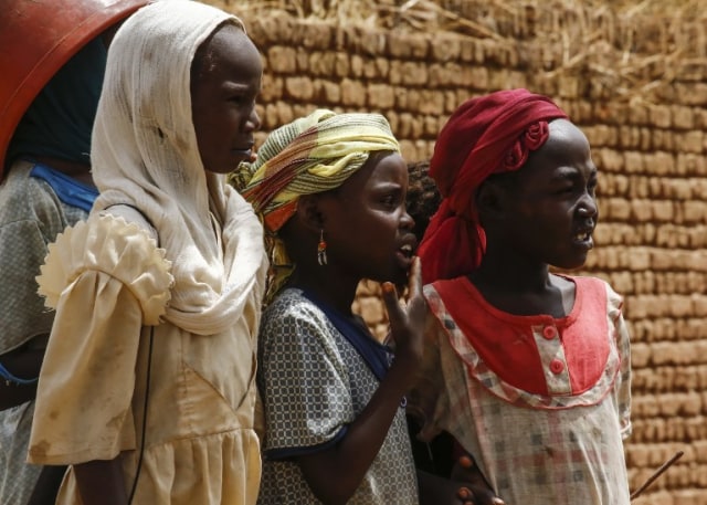 Anak Perempuan di Sudan Selatan Dipaksa Menikah untuk Memperbaiki Ekonomi Keluarga. (Foto: ASHRAF SHAZLY/ AFP)