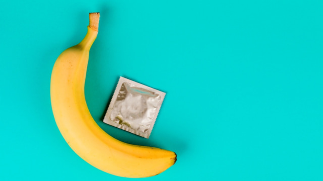 Ilustrasi penis dan kondom Foto: Shutterstock