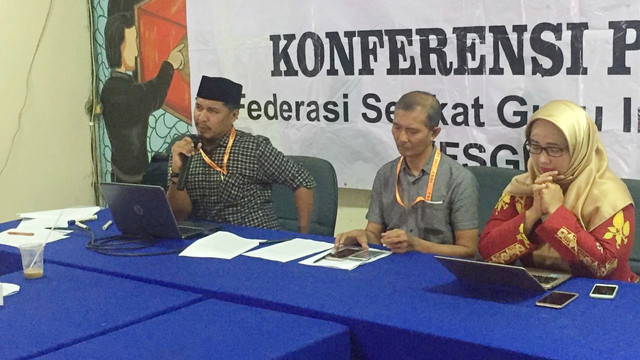 Konferensi Pers Federasi Serikat Guru Indonesia (FSGI) di Kantor LBH, Jakarta Pusat, Minggu (25/11/2018). Foto: Ferry Fadhlurrahman/kumparan