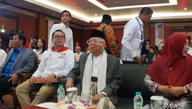 Cawapres nomor urut 01 Ma’ruf Amin menghadiri deklarasi dukungan dari kaum milenial, Relawan Milenial Jokowi-Ma’ruf (Remaja) di Jiexpo Kemayoran, Jakarta Pusat, Minggu (25/11). (Foto: Helmi Afandi Abdullah/kumparan)