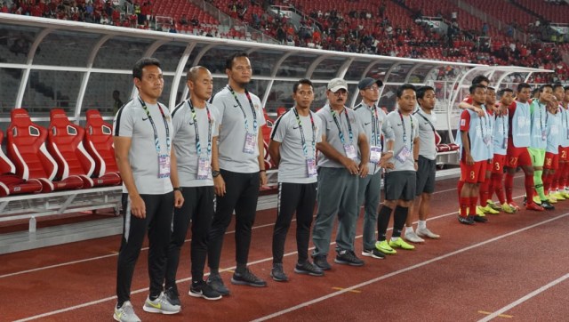 Pelatih timnas Indonesia Bima Sakti (kiri). (Foto: Helmi Afandi Abdullah/kumparan)