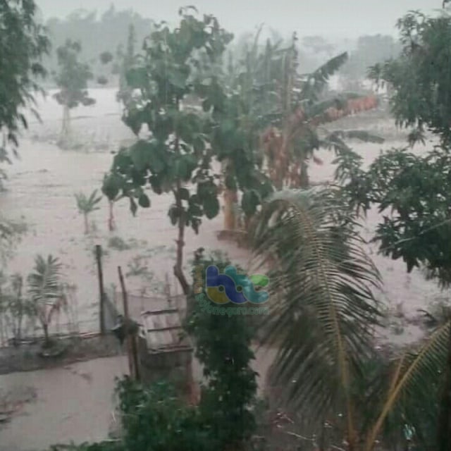 Jembatan di Clebung Bojonegoro Putus Akibat Banjir Bandang (2)