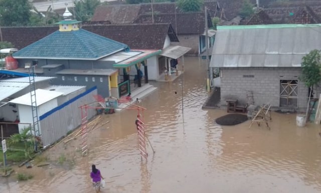 Satu Jam diguyur Hujan, Sadengrejo Tergenang Banjir