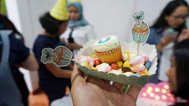 Cupcake di acara syukuran kantor baru kumparan di kawasan Pasar Minggu. (Foto: Jamal Ramadhan/kumparan)