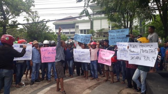 Tukang Ojek di Probolinggo Demo Tuntut Prabowo Minta Maaf