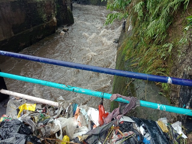 Luapan Sungai Citepus Bandung Berlangsung Cepat, Rumah Warga Terendam Hingga 1,5 Meter