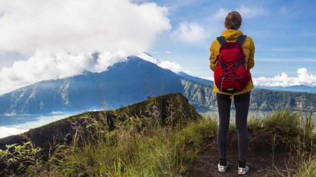 Kamu Suka Travelling? Inilah 6 Perlengkapan yang Harus Kamu Bawa Ketika Traveling (1)