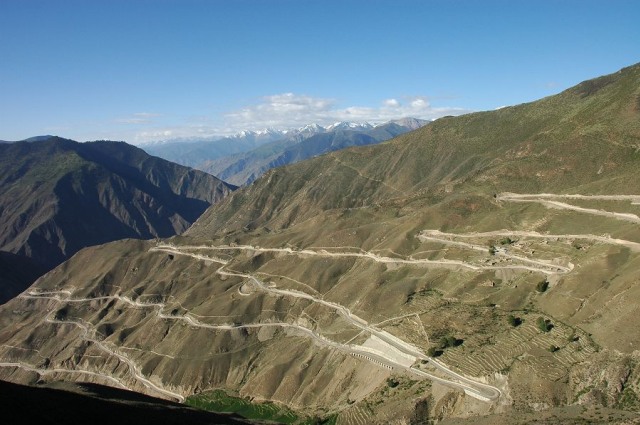 Sichuan-Tibet Highway, Cina (Foto: Wikimedia Commons)