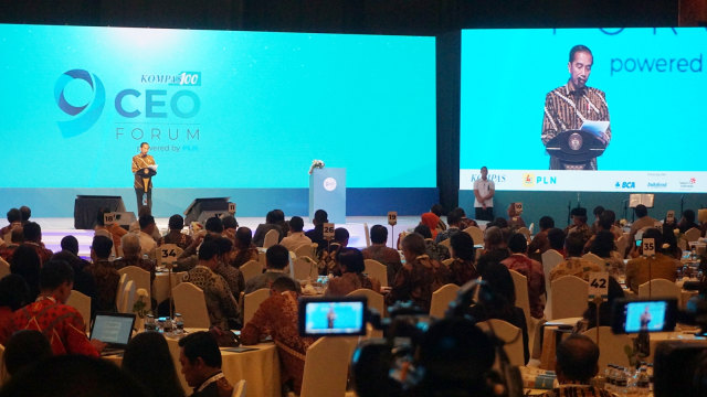 Presiden Jokowi saat pidato di acara Kompas 100 CEO Forum di JCC. (Foto: Yudhistira Amran Saleh/kumparan)