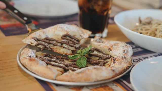 Pizza e Birra vs Warung Pasta, Mana yang Lebih Enak? (180259)