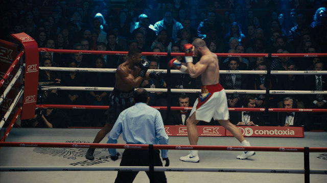 Michael B Jordan tengah bertarung dengan Florian Munteanu, di film 'Creed 2'. (Foto: IMDb.)