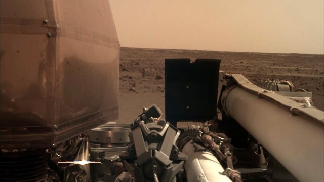Foto permukaan Mars yang dikirim robot NASA InSight. (Foto: NASA)