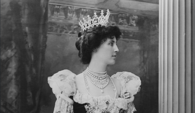 Portland Tiara diciptakan khusus untuk Winifred Anna Dallas-Yorke, the Duchess of Portland. (Foto: dok. Twitter/ @RealtorJairo)