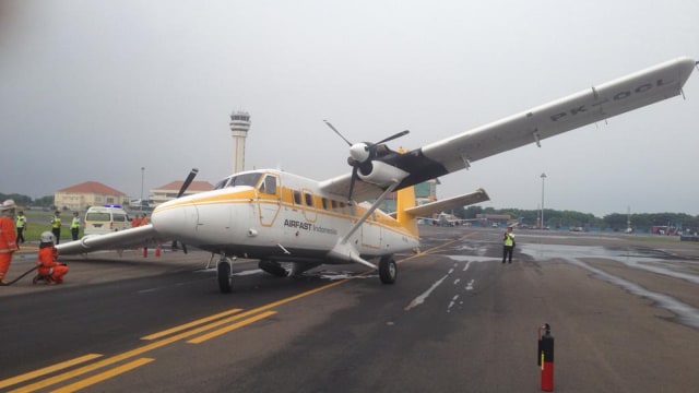 Pesawat Perintis yang mengalami kendala teknis di Bandara Juanda. Foto: Istimewa