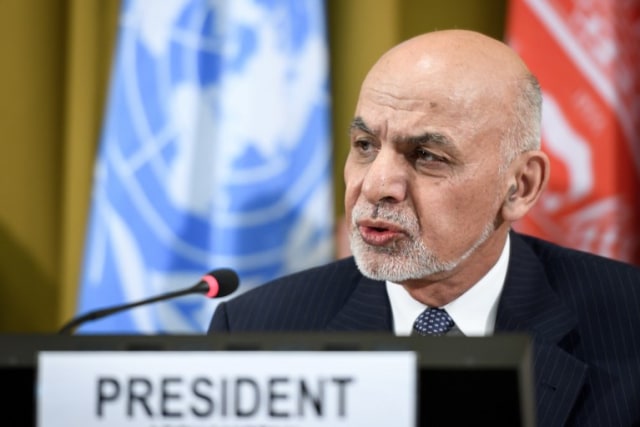 Presiden Afghanistan Ashraf Ghani bentuk tim runding untuk berdamai dengan Taliban. (Foto: AFP/Fabrice Coffrini)