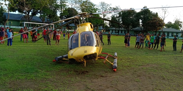 Helikopter mendarat mendadak di Makassar. (Foto: Dok. Istimewa)