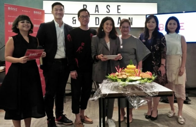 Base Entertainment Gandeng Dian Sastro Produseri 3 film