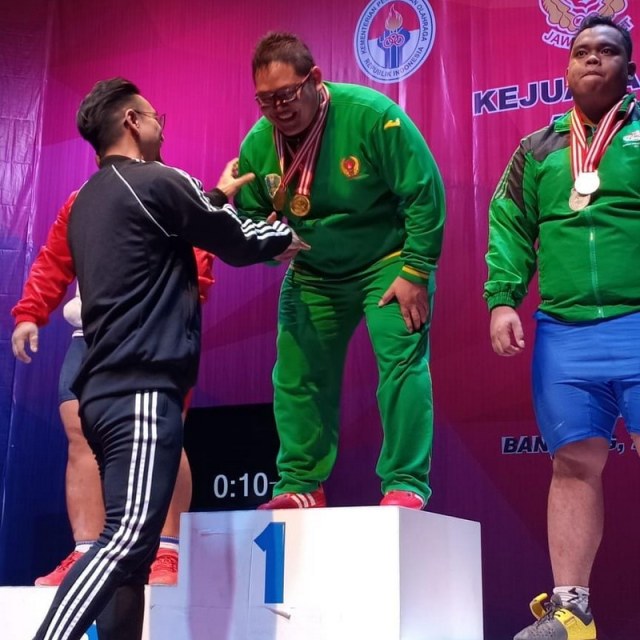 Atlet Bojonegoro Raih Medali Emas di Kejurnas Angkat Besi 2018 di Bandung (1)