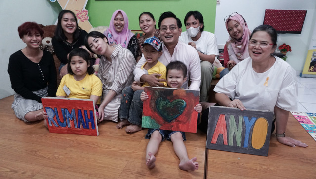 Kebersamaan kumparan bersama penyandang kanker di Rumah Anyo (Foto: Jamal Ramadhan/kumparan)