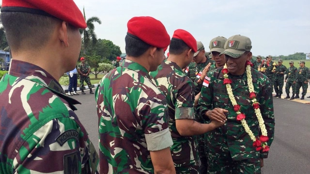 Kontingen AARM disambut oleh Komandan Jendral Kopassus, Mayjen Eko Margiyono. (Foto: Andreas Ricky Febrian/kumparan)