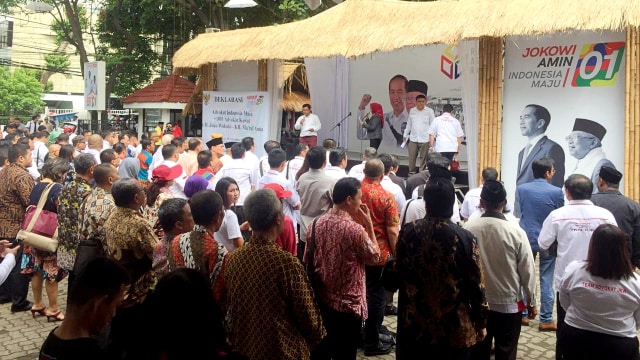 Puluhan Advokat Indonesia Maju deklarasi dukungan kepada Jokowi-Ma’ruf, di Rumah Aspirasi Jokowi, Jalan Proklamasi, Jakarta Pusat, Jumat (30/11). (Foto: Ricad Saka/kumparan)